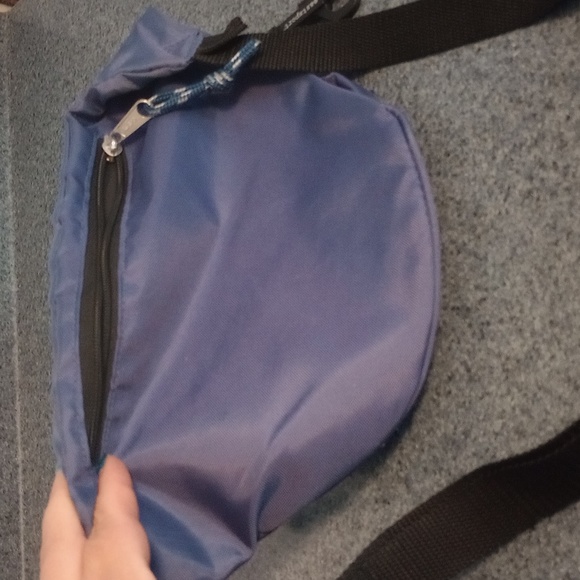 Vintage Eastsport belt bag. - Picture 3 of 5